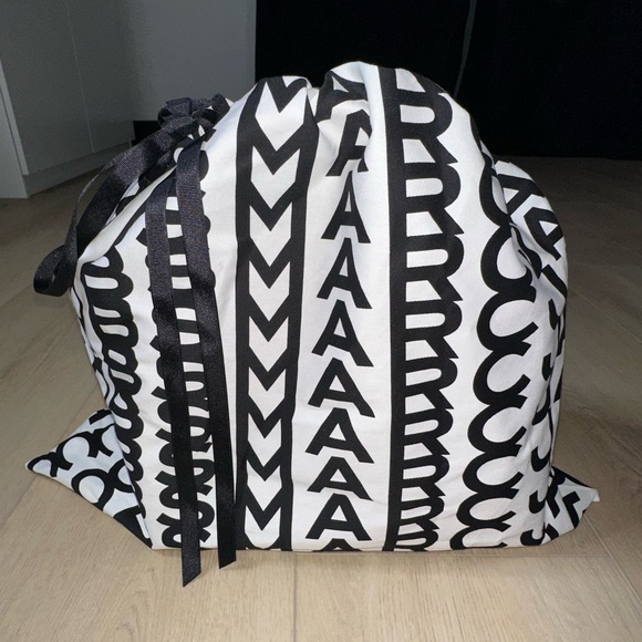 Marc Jacobs Pink Mesh Small Tote Bag - NWOT - - Picture 10 of 10